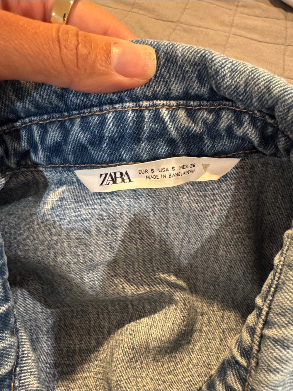Zara Cropped Distressed Denim Jacket - Button Front - Picture 4 of 5
